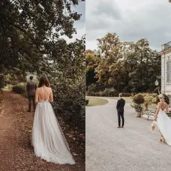 Brautpaar im first look shooting. Sie nähern sich einander auf einem Weg vor einem Schloss.