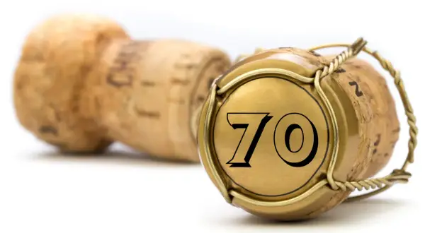 Sektkorken mit der Zahl 70, die die Bedeutung eines 70. Hochzeitstages symbolisiert.